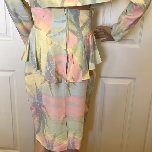 Young Edwardian vintage 80’s pastel suit. Cropped jacket /hi waist skirt sz 7 - Picture 5 of 8